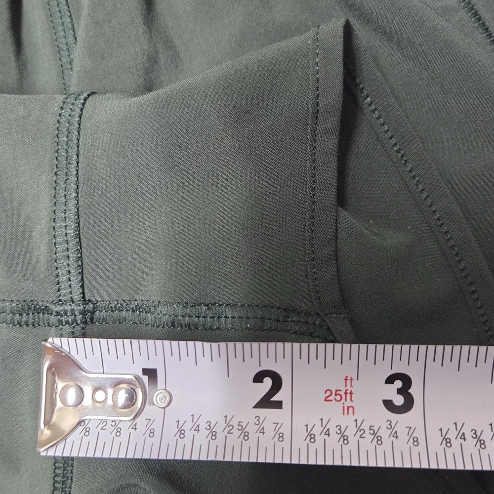 Lululemon Shorts Womens 4 Hotty Hot Low Rise Lined Green 2.5